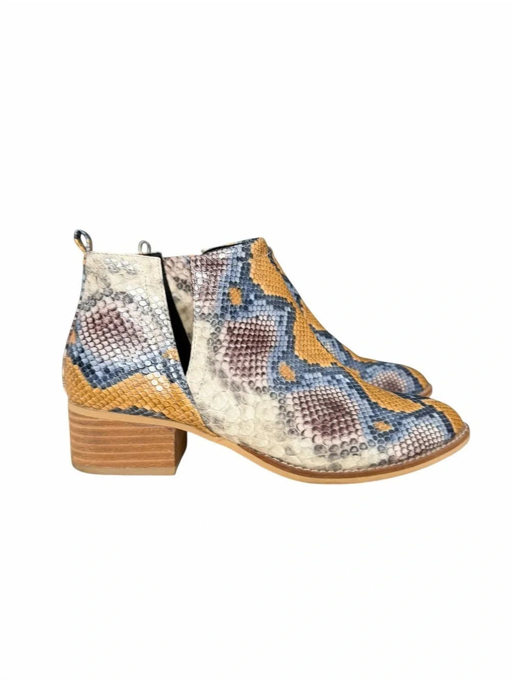 ARider Girl Avery Faux Snakeskin Ankle Boots V-cutout Stacked Block Heel 8.5